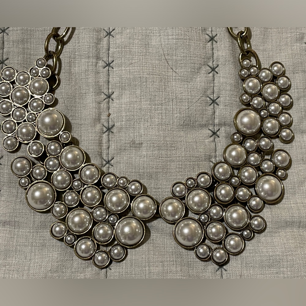 Statement Pearl Cluster Necklace in Cream
